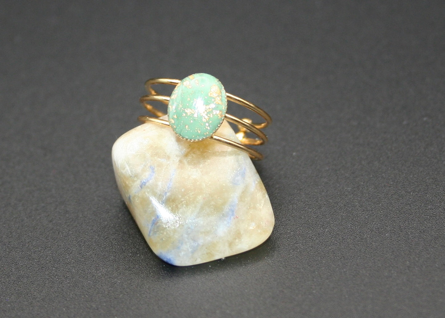 Mint & Gold Fleck Oval Ring